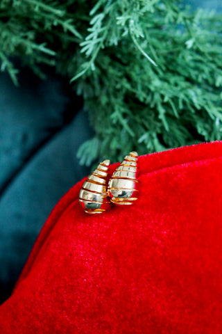 Trendy Twist Teardrop Earrings • Gold