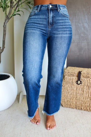 Lucia Frayed Hem Straight • Dark Wash