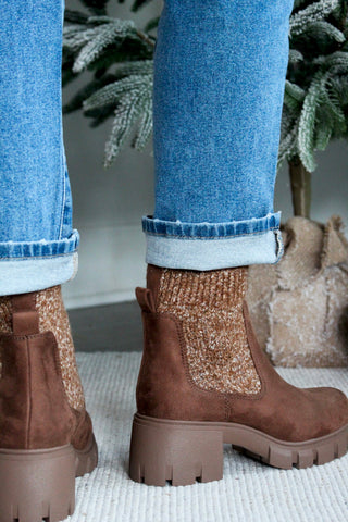 Aspen Knit Cuff Chelsea Boot • Walnut