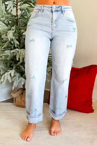 Evette Bow Detail Barrel Jean • Light Wash