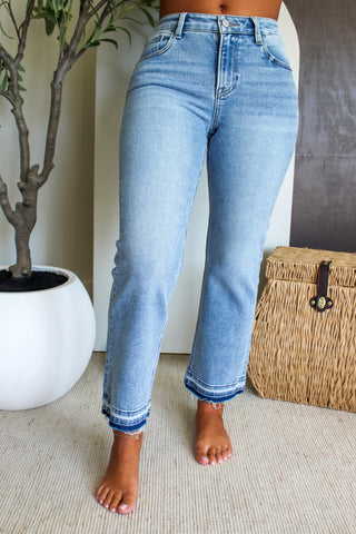 Bryer Shadow Hem Straight • Light Wash