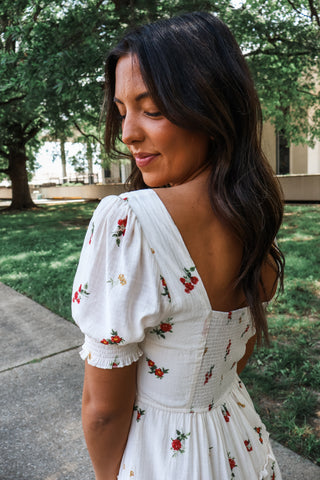 Floral & Flirty • Cream