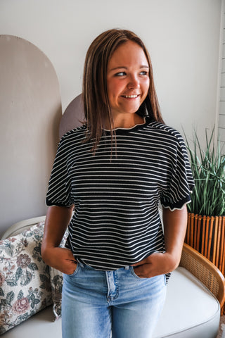 Stripe-aholic Scallop Top • Black