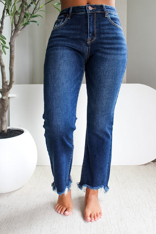 Kim Frayed Hem Straight • Dark Wash