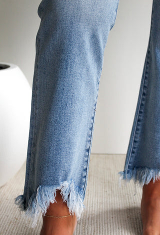 Maya Frayed Hem Bootcut • Light Wash