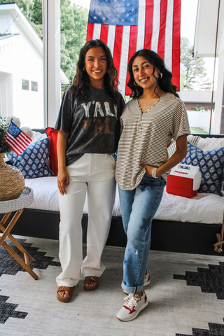 Y’all Y’all Graphic Top • Black