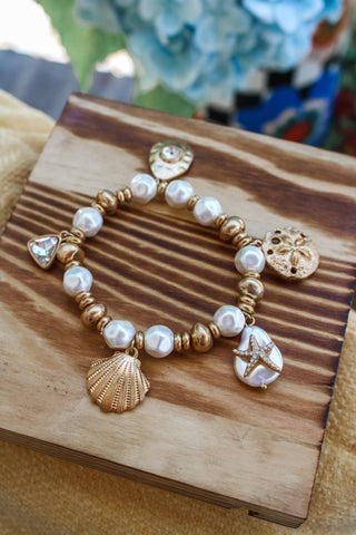 Treasure Trove Charm Bracelet • Gold