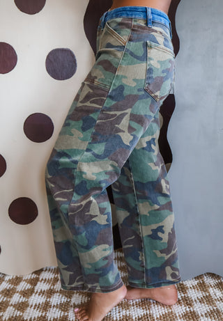Sydney Contrast Waist Barrel Leg • Camo Combo
