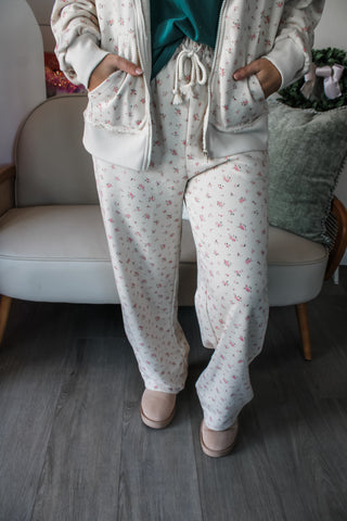 Winter Wishes Floral Pants • Cream