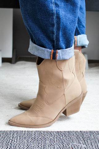 Dallas Western Ankle Boot • Tan