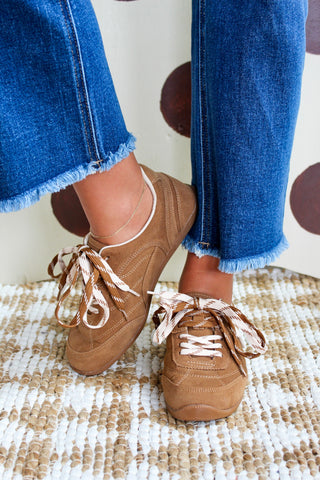 Double Play Lace-Up Sneaker • Dark Tan