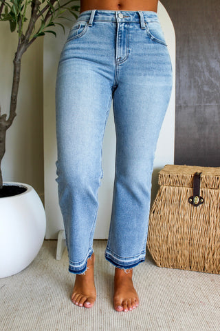 Bryer Shadow Hem Straight • Light Wash
