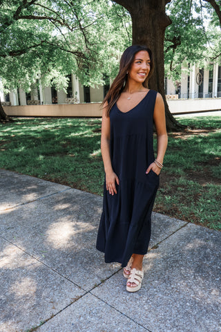 Always in style • black midi dress
