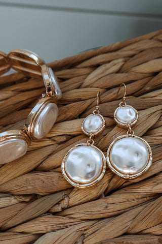 Effortlessly Elegant Pearl Earrings • Gold