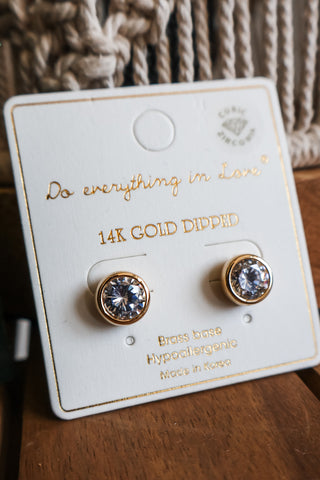 Shining Simplicity Stud Earrings • Gold