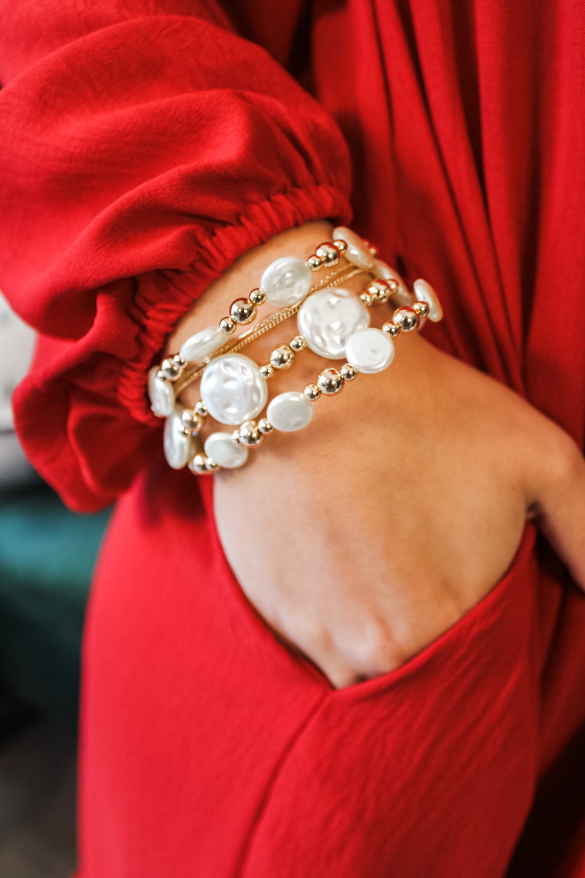 Classic Beauty Pearl Bracelet • Gold