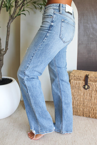 Chloe Mid Rise Straight • Light Wash