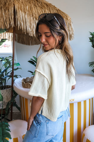 Sun Rays V-neck • Iced Lemon - FINAL SALE
