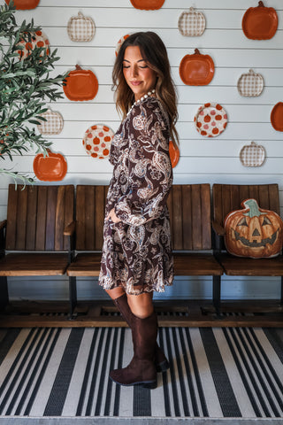 Bountiful Beauty • Brown Paisley