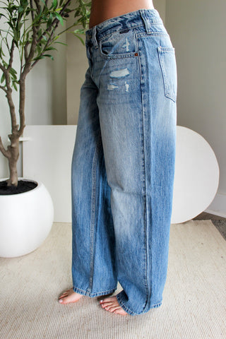 Nellie Distressed Baggy Jean • Light Wash