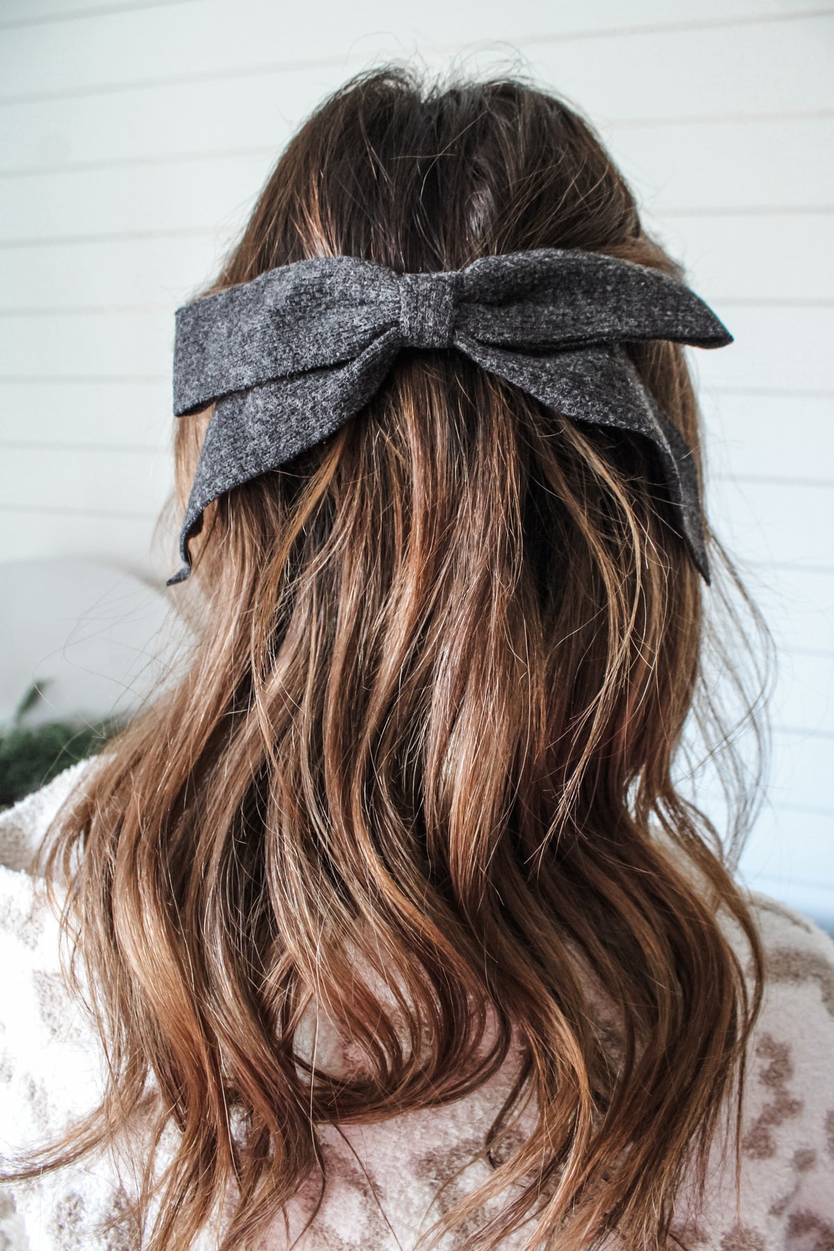 Put A Bow On It Hair Clip • Charcoal*