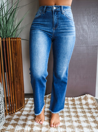 Rylee Frayed Hem Straight • Dark Wash