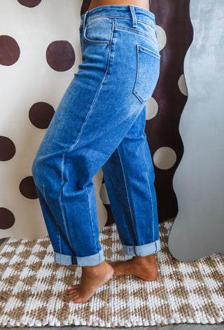 Tanner Barrel Leg • Medium Wash