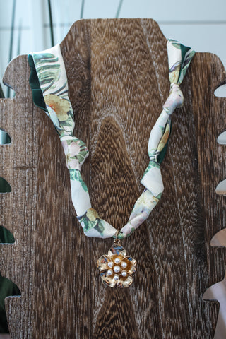Best In Bloom Flower Scarf Necklace • Green