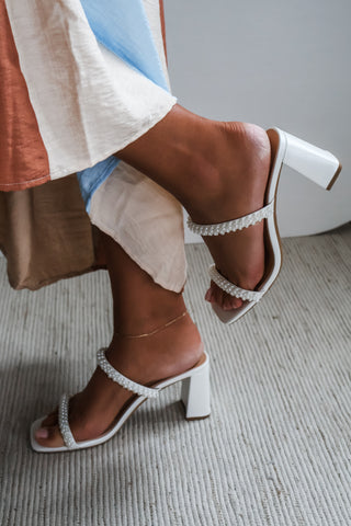 Pearls are always appropriate •block heel