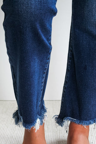 Kim Frayed Hem Straight • Dark Wash