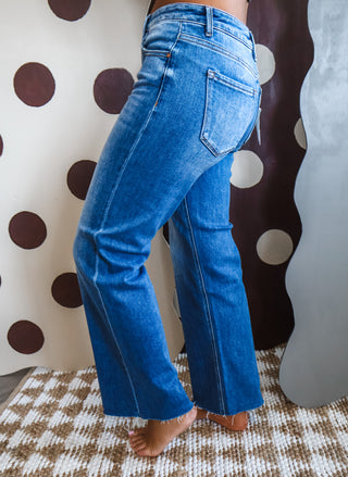 Lennox Mid Rise Straight • Medium Wash