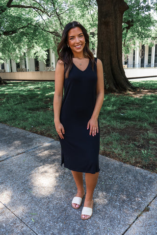 Clear the way • black knit midi dress