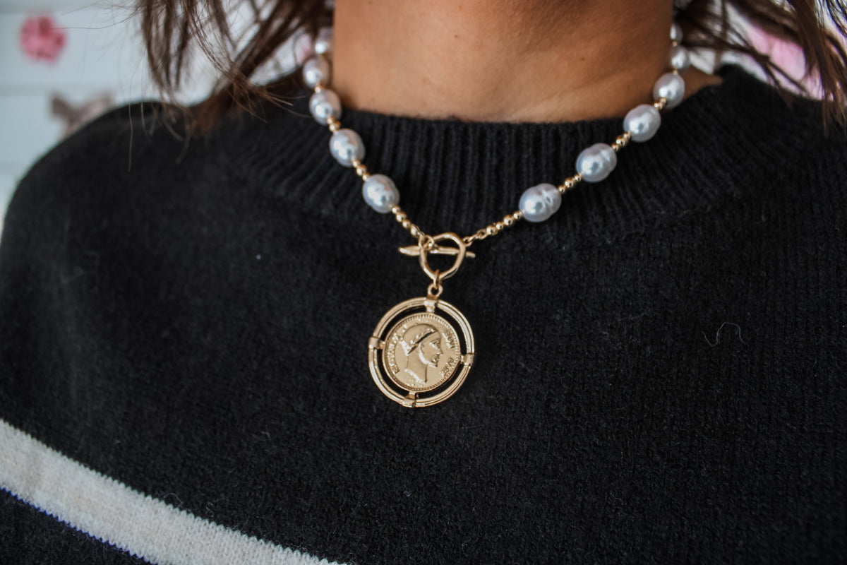 Treasure You Pearl Medallion Necklace • Gold