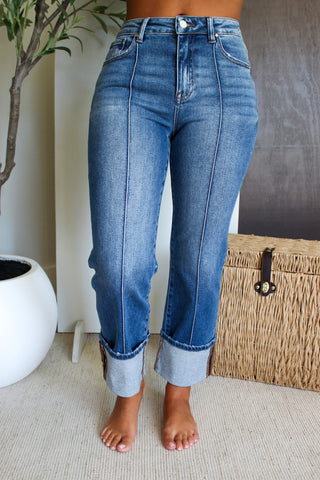 Hallie Front Seam Straight • Medium Wash
