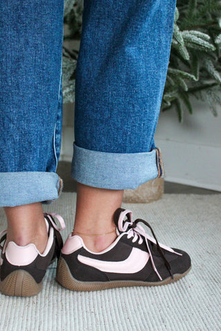 In The Lane Sneaker • Brown/Pink