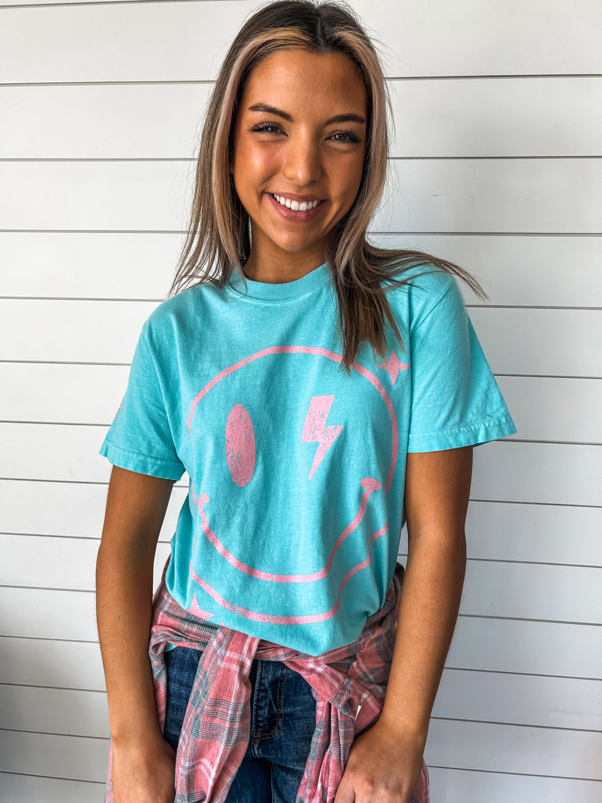 Happy Vibes Smiley Graphic Tee • Chalky Mint