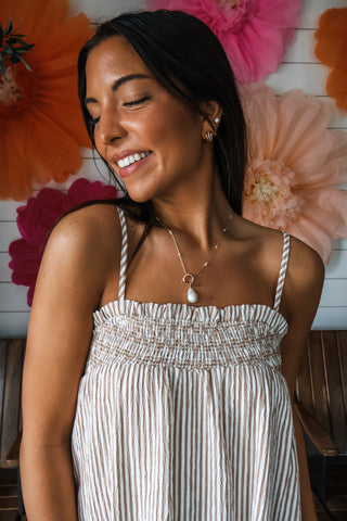 Beauty In The Beholder Necklace • Gold