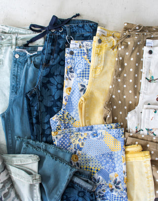 Rosy Star Print Boyfriend Jean • Banana