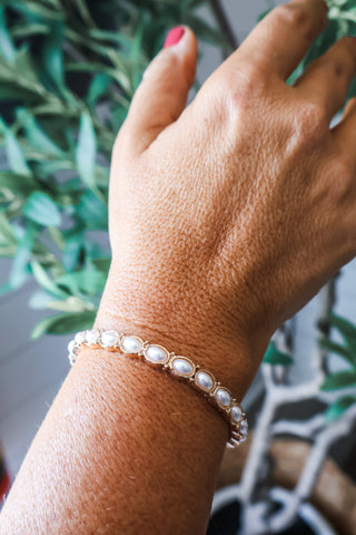 Livy • pearl stretch bangle