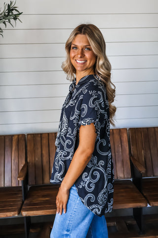 Pretty In Paisley • Black