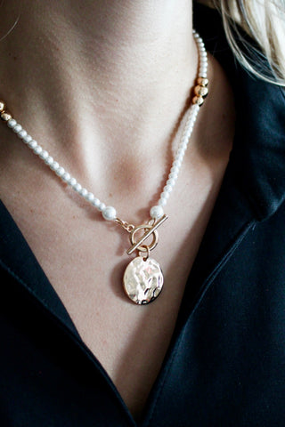 Polished In Pearls Toggle Necklace • Gold