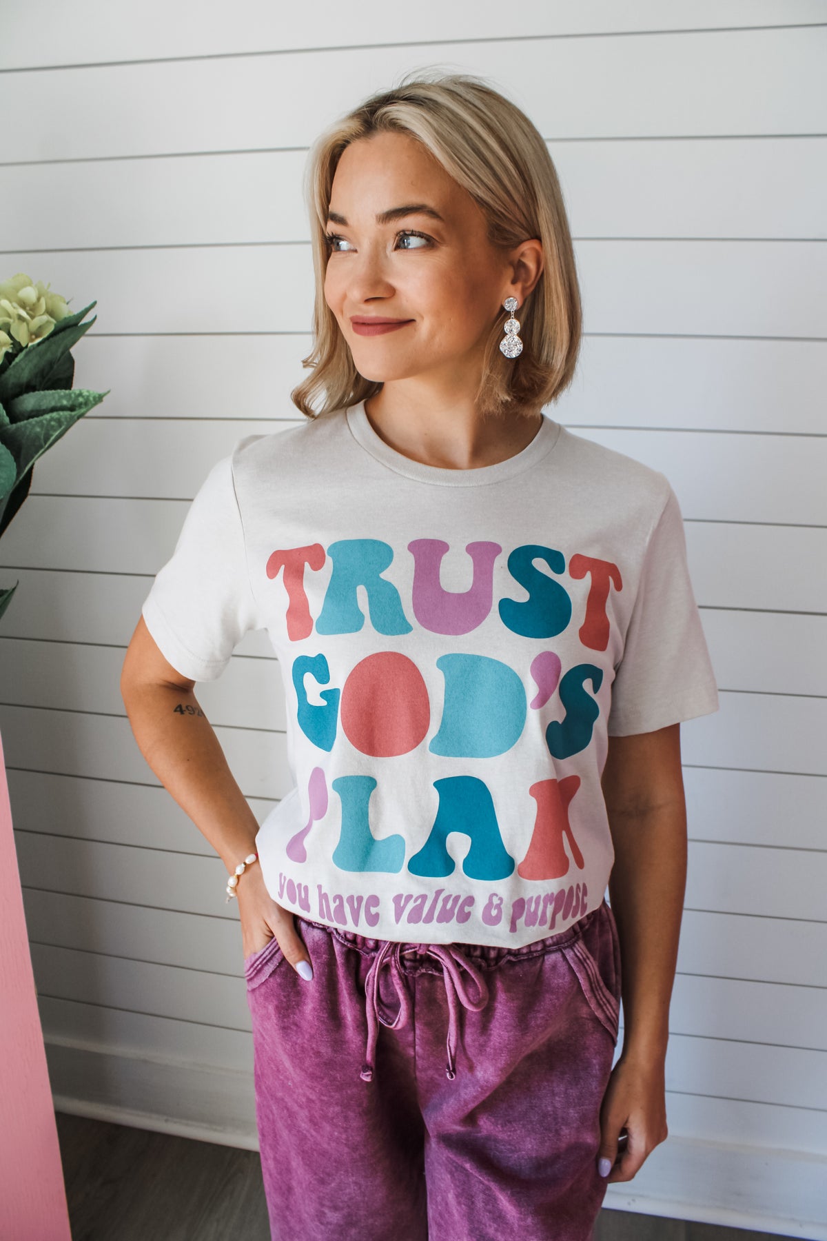 Trust God’s Plan Graphic Tee • Natural