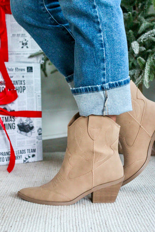 Dallas Western Ankle Boot • Tan