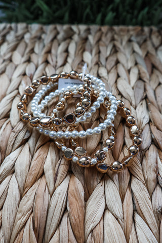 Viola • Pearl +gold bead stack