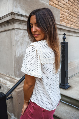 Naturally Charming • Cream Dot