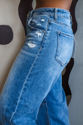Jordan Distressed Barrel Jean • Medium Wash