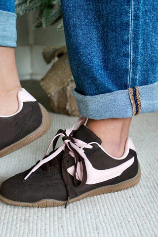 In The Lane Sneaker • Brown/Pink