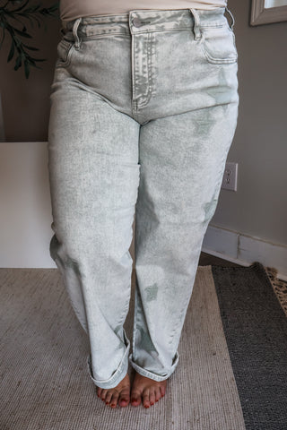 Averi Star Print Boyfriend Jean • Pistachio - PLUS