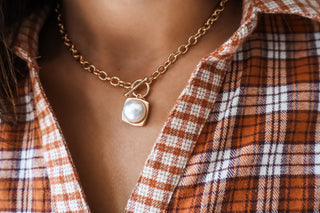 Autumn Elegance Pearl Necklace • Gold