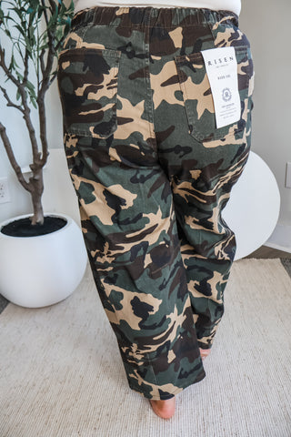Finley Camo Print Barrel Leg